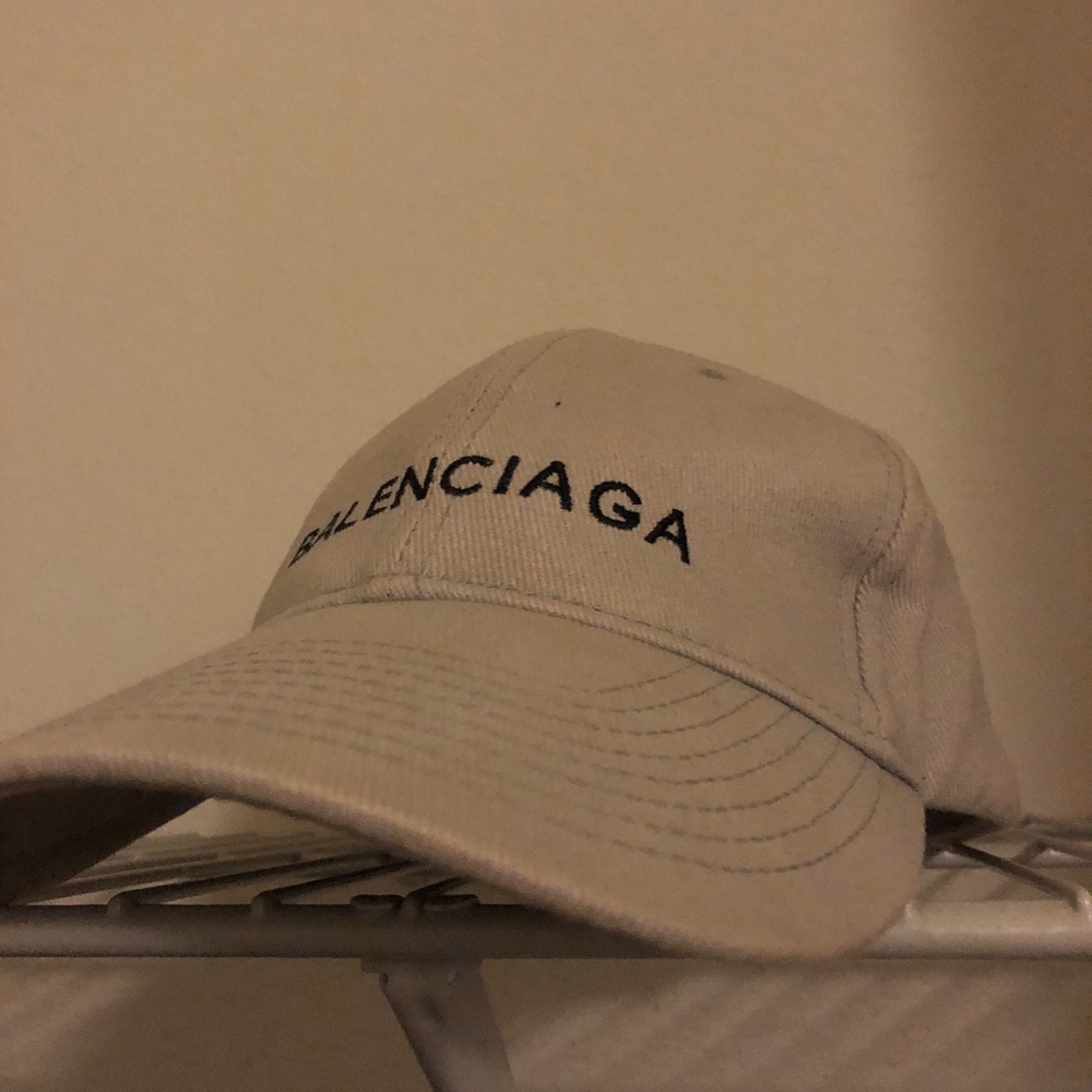 Balenciaga logo cap